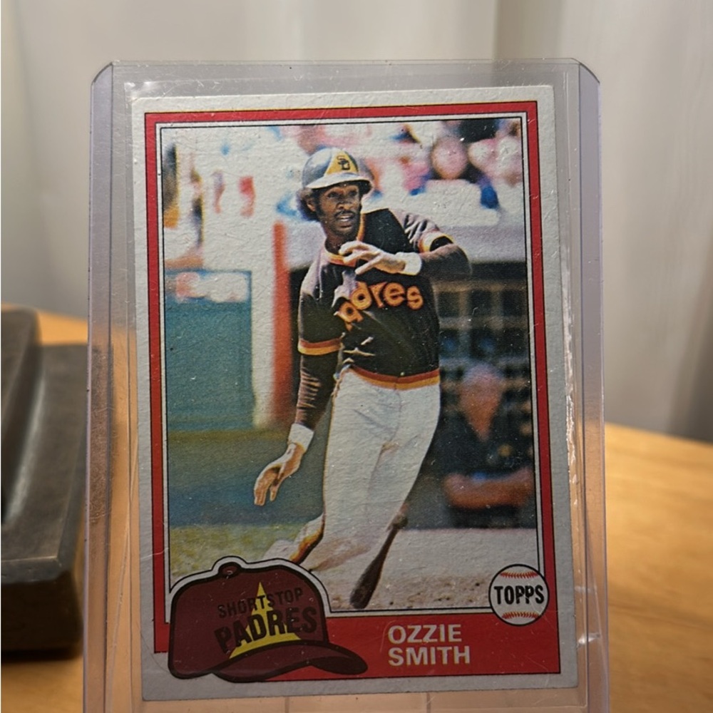 Topps Baseball Card -Ozzie Smith
